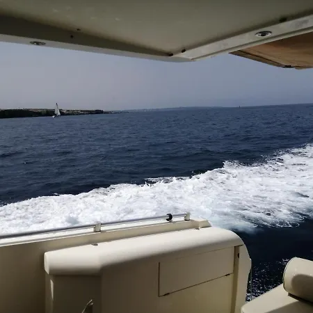 Time Out Ferretti 45 Botel