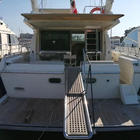 Time Out Ferretti 45 Botel Syracuse