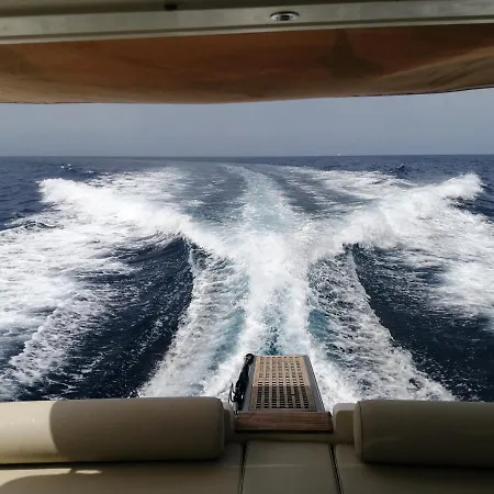 Time Out Ferretti 45 Botel *